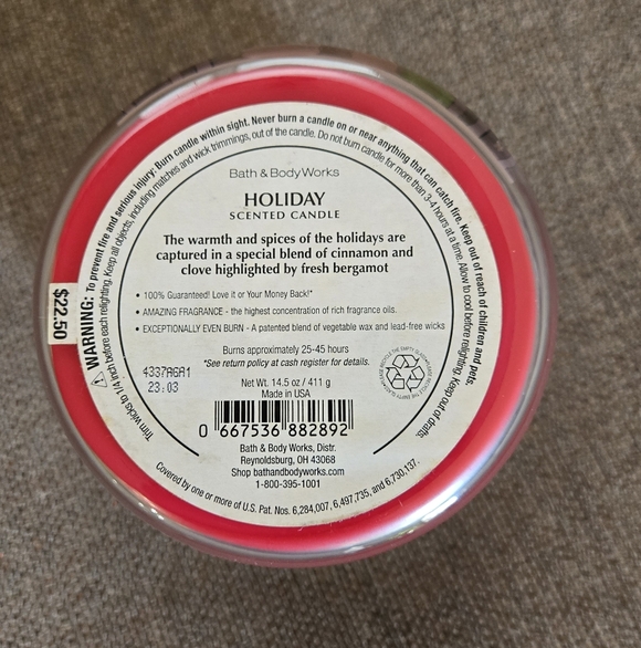 Bath & Body Works candle - Holiday - Picture 2 of 3